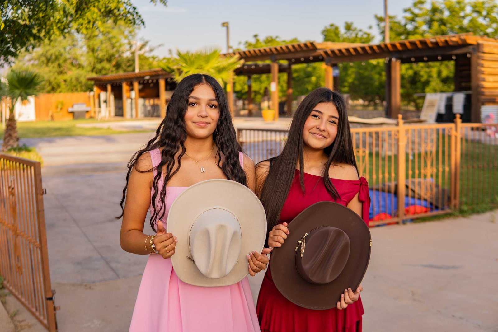 Andie y Daniela 42